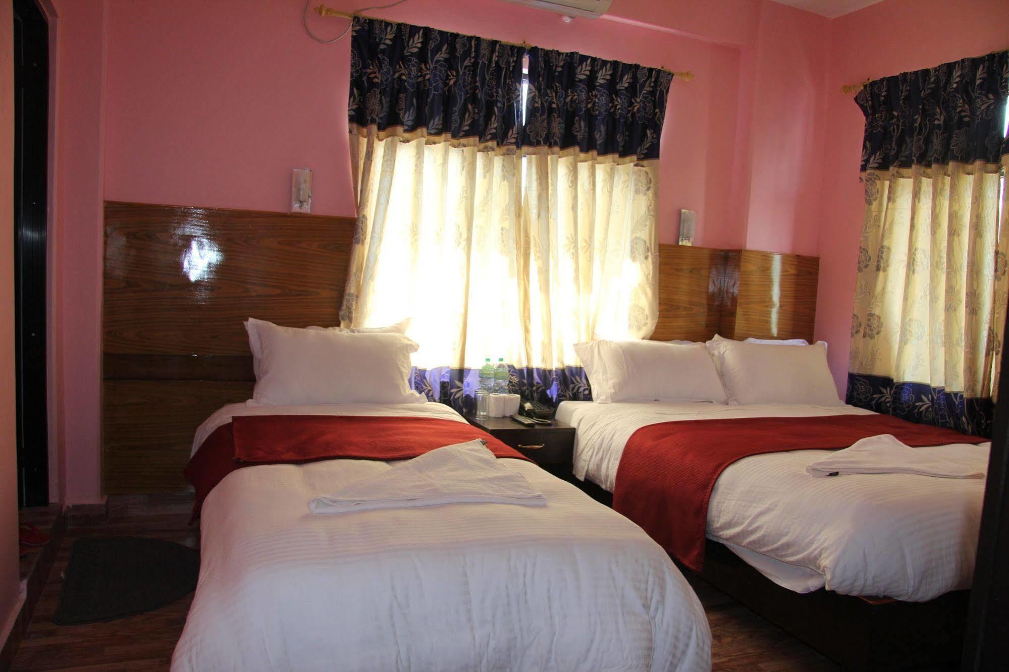 Hotel Buttercup Ποκάρα Εξωτερικό φωτογραφία