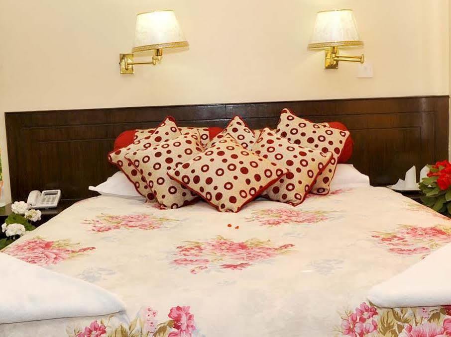 Hotel Buttercup Ποκάρα Εξωτερικό φωτογραφία