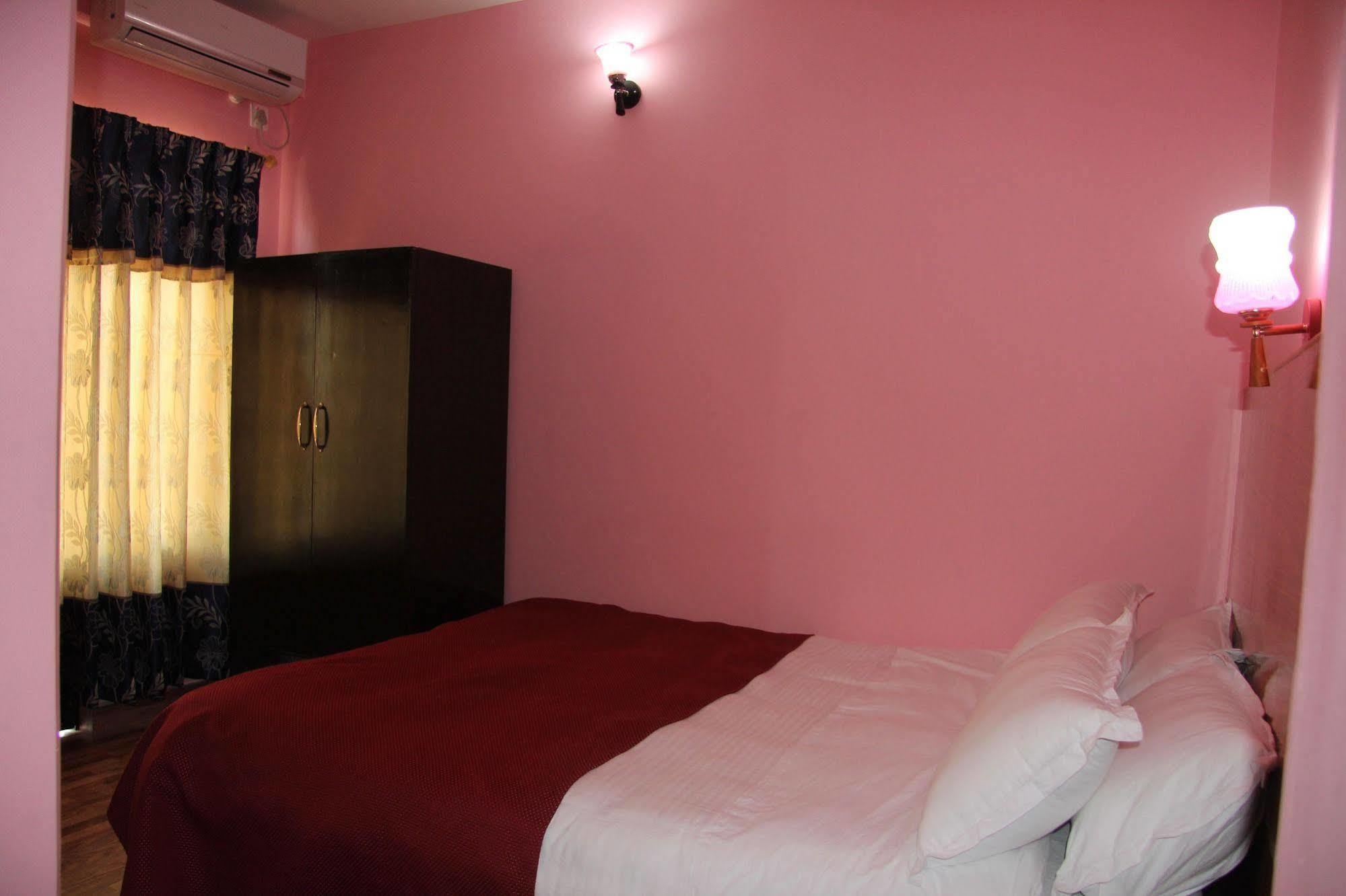 Hotel Buttercup Ποκάρα Εξωτερικό φωτογραφία