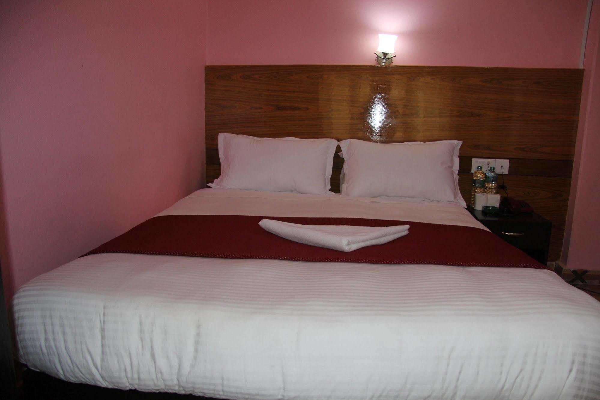 Hotel Buttercup Ποκάρα Εξωτερικό φωτογραφία
