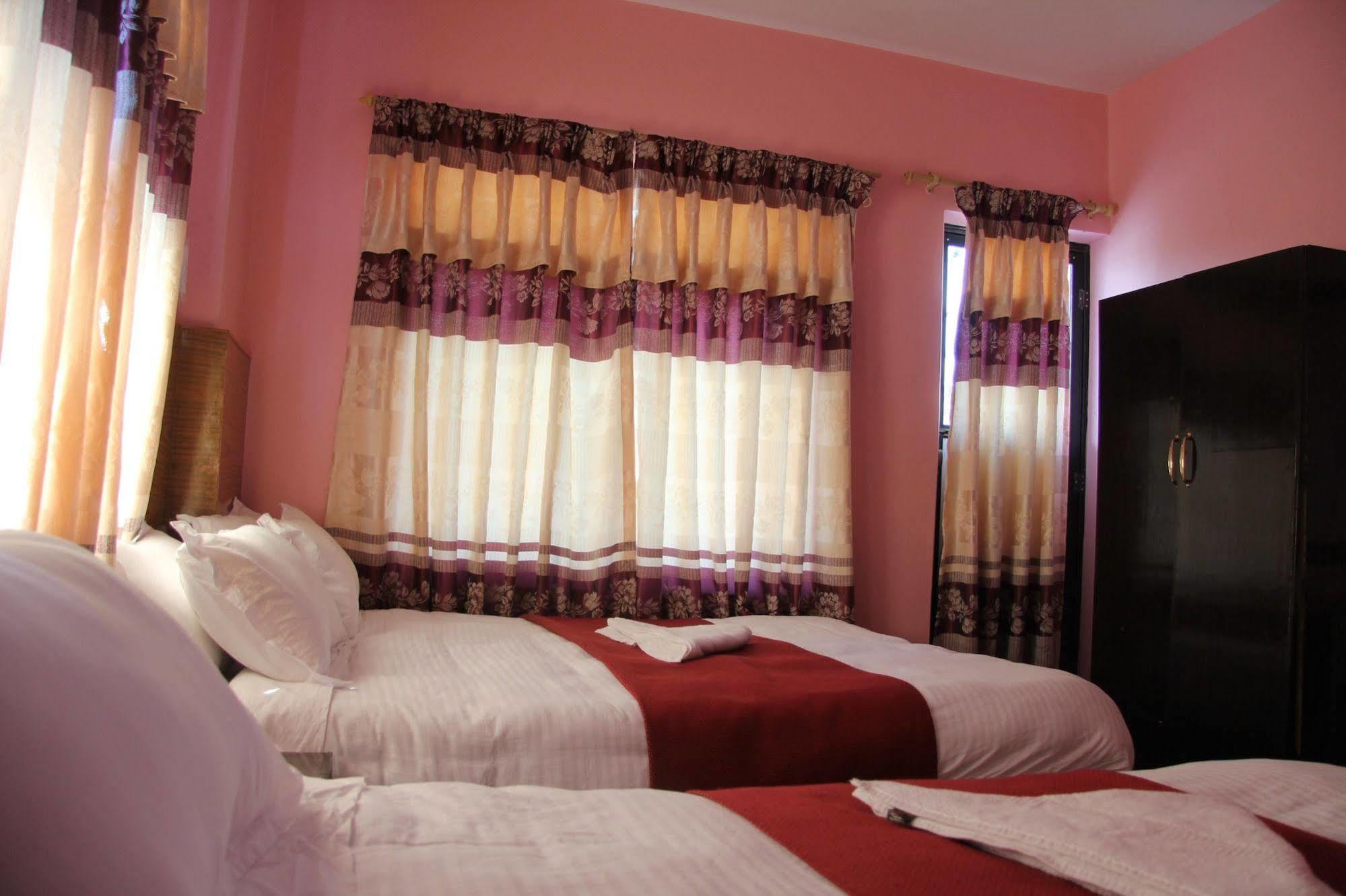 Hotel Buttercup Ποκάρα Εξωτερικό φωτογραφία