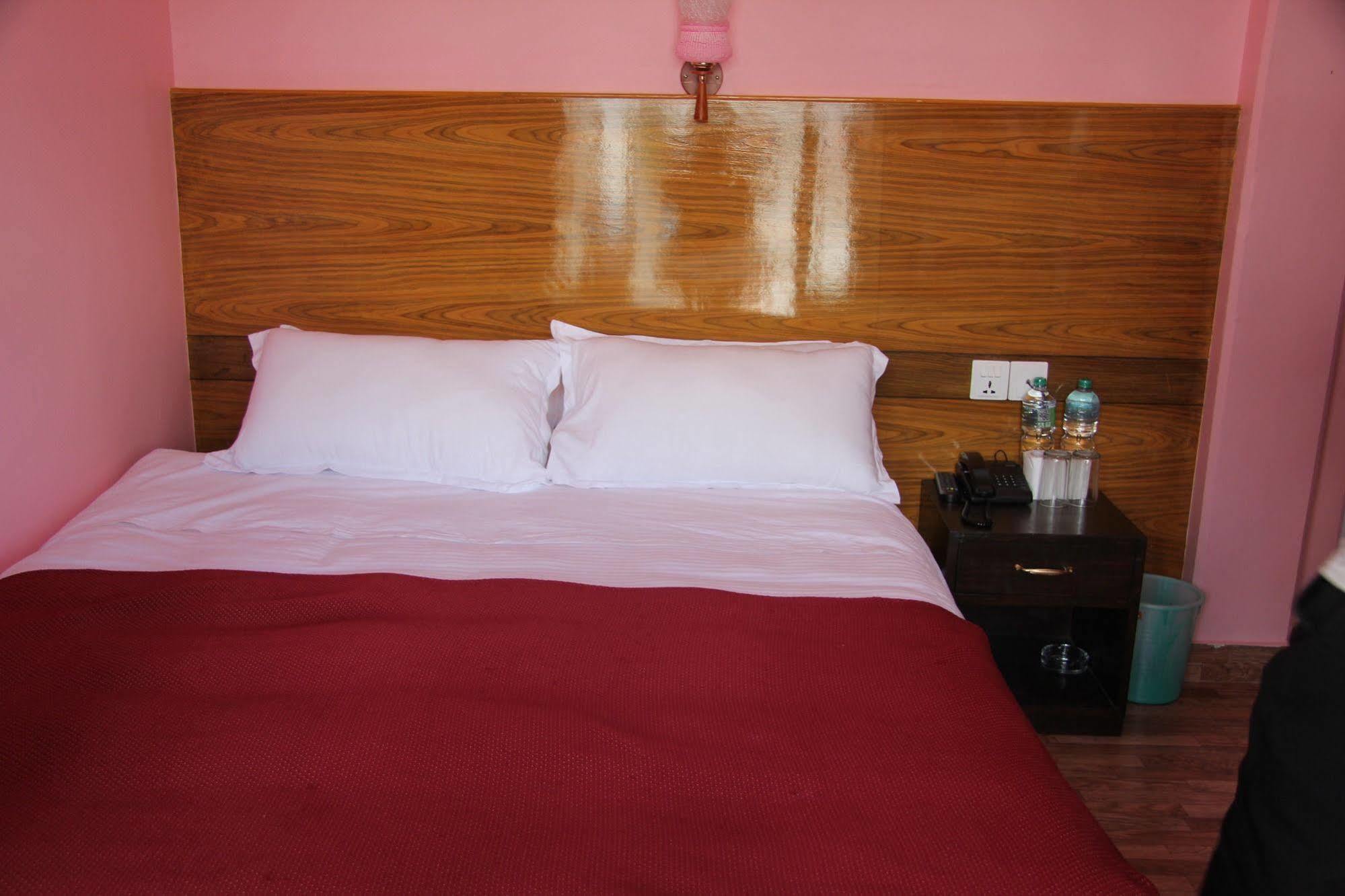 Hotel Buttercup Ποκάρα Εξωτερικό φωτογραφία